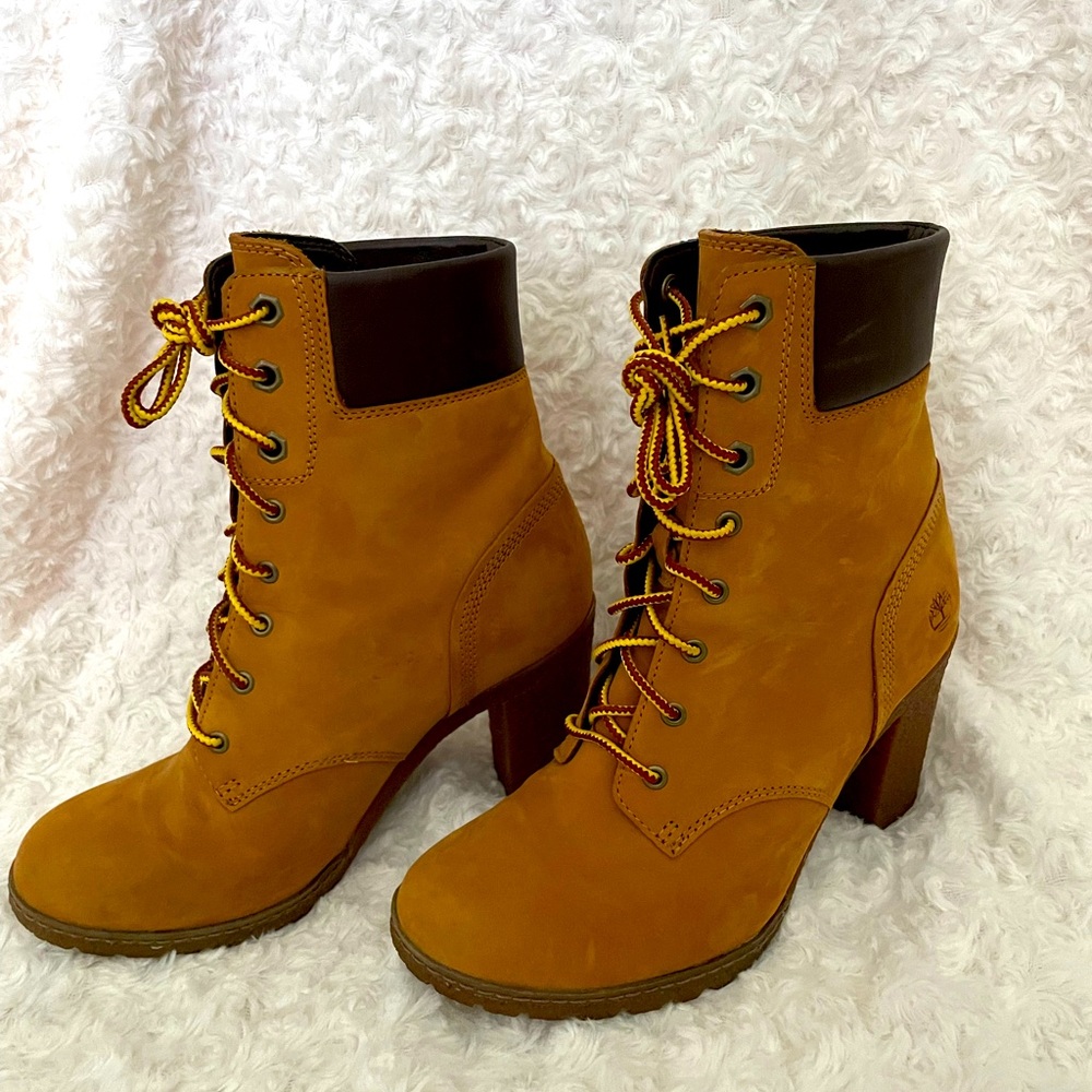 Like new! Timberland Tillston wheat nubuck heeled boot